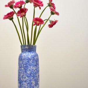 White and Blue splatter vase - Image 5