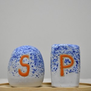 Salt and Pepper Shakers set - Image 3