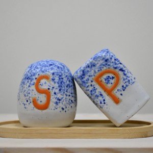 Salt and Pepper Shakers set - Image 1
