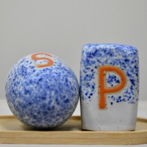 Salt and Pepper Shakers set - Image 2