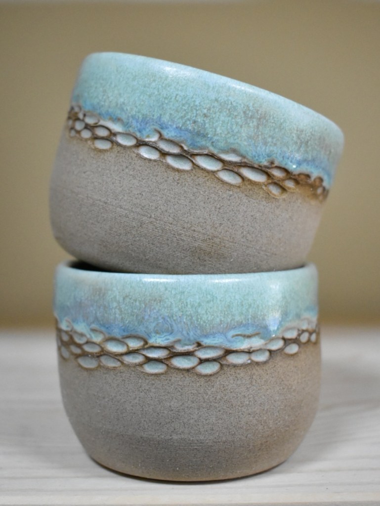 Set of 2 cups - carved espresso