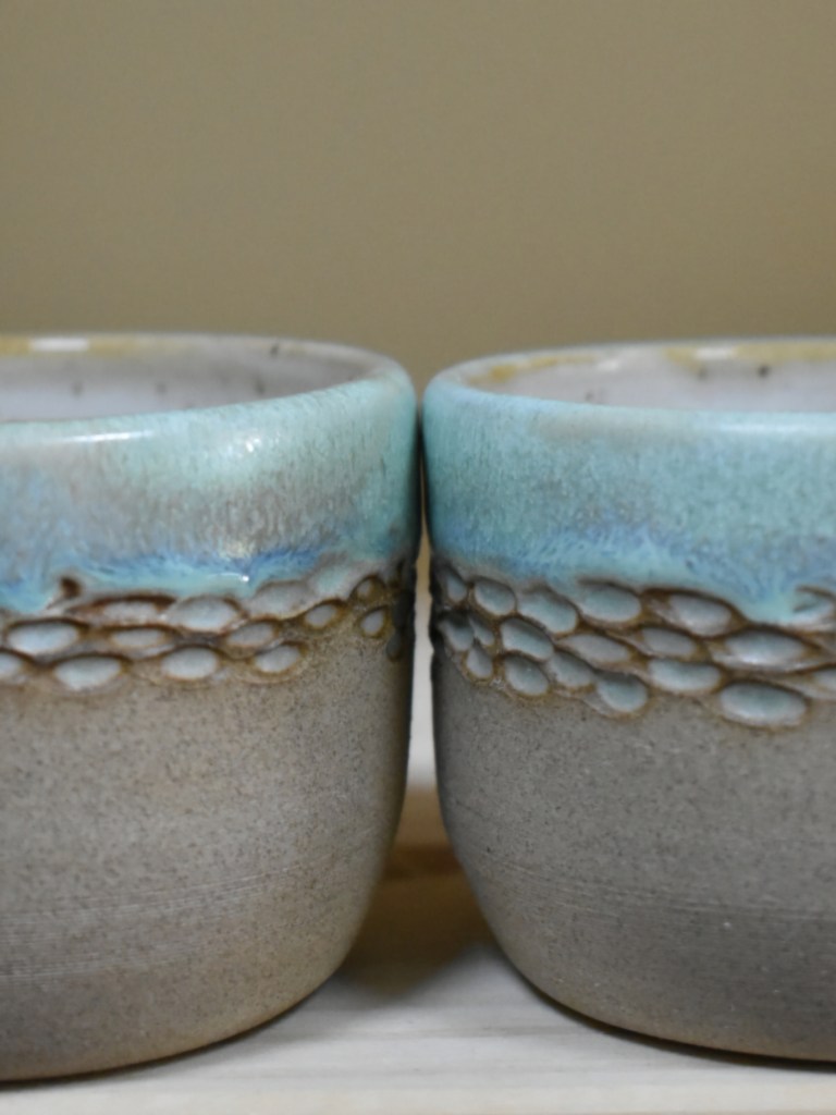 Set of 2 cups - carved espresso